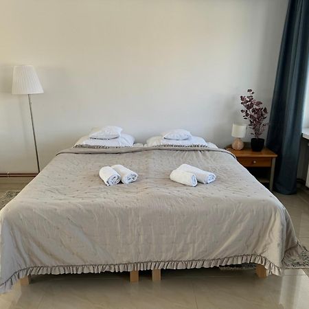 Apartamenty Cud Miod Кросно Екстер'єр фото