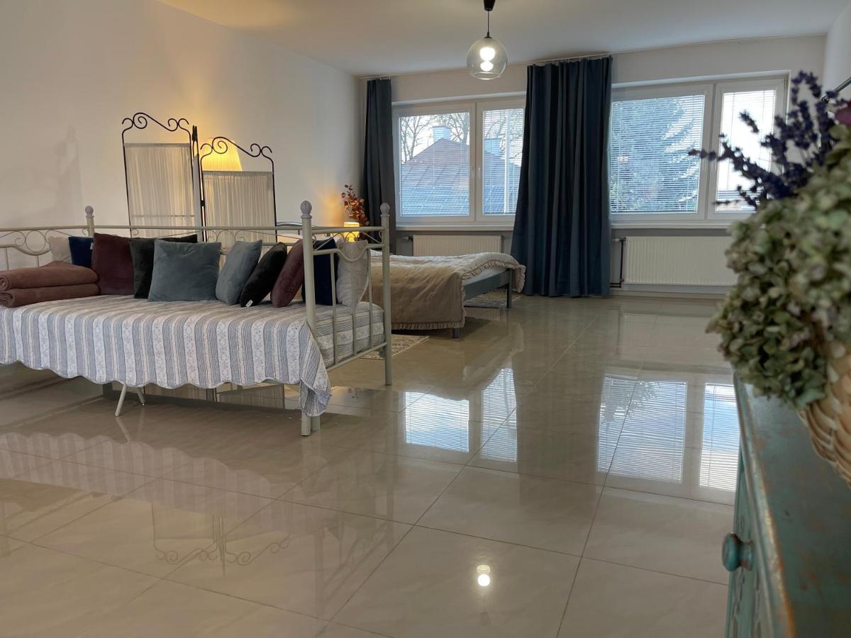 Apartamenty Cud Miod Кросно Екстер'єр фото